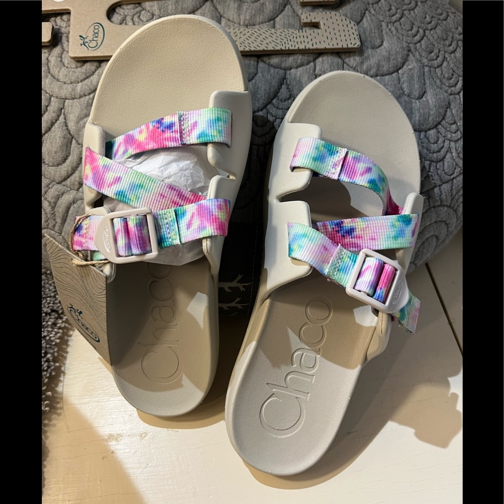 Chacos chillos youth size 6 slides